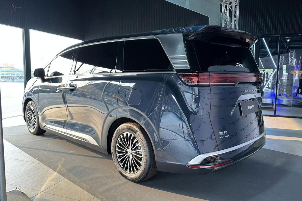 BYD Denza D9 EV sở hữu đèn hậu ấn tượng BYD Denza D9 EV sở hữu đèn hậu ấn tượng