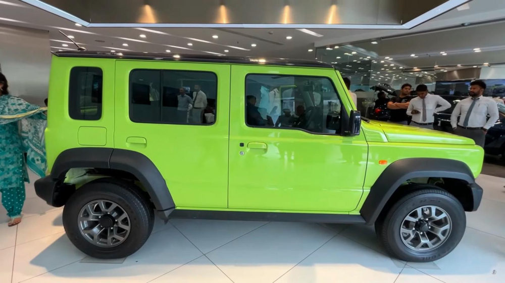Suzuki Jimny 5 cửa dài hơn đáng kể so với phiên bản 3 cửa Suzuki Jimny 5 cửa dài hơn đáng kể so với phiên bản 3 cửa