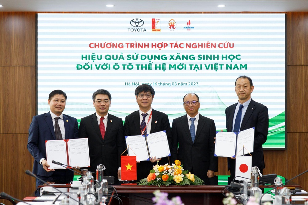 Toyota Việt Nam triển khai dự án nghiên cứu nhiên liệu sinh học Toyota Việt Nam triển khai dự án nghiên cứu nhiên liệu sinh học