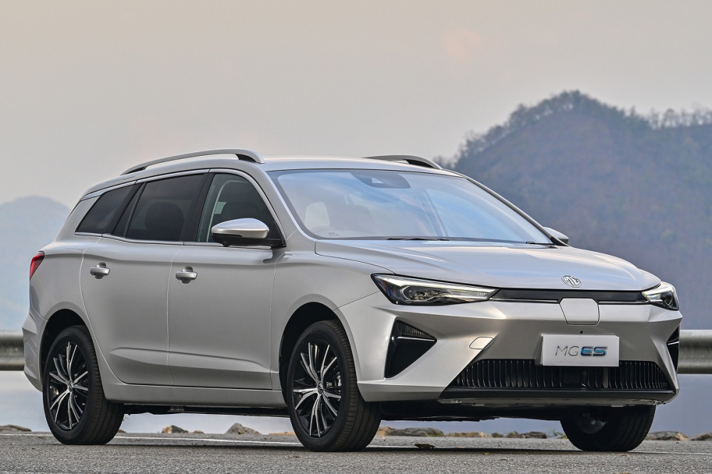 Cận cảnh đầu xe của MG ES 2023