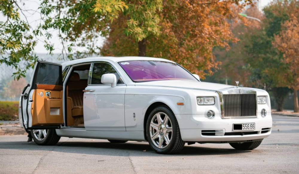 Rolls-Royce Phantom Spirit of Ecstasy Centenary Edition của Chương Tailor chỉ có duy nhất 2 chiếc tại Việt Nam Rolls-Royce Phantom Spirit of Ecstasy Centenary Edition của Chương Tailor chỉ có duy nhất 2 chiếc tại Việt Nam