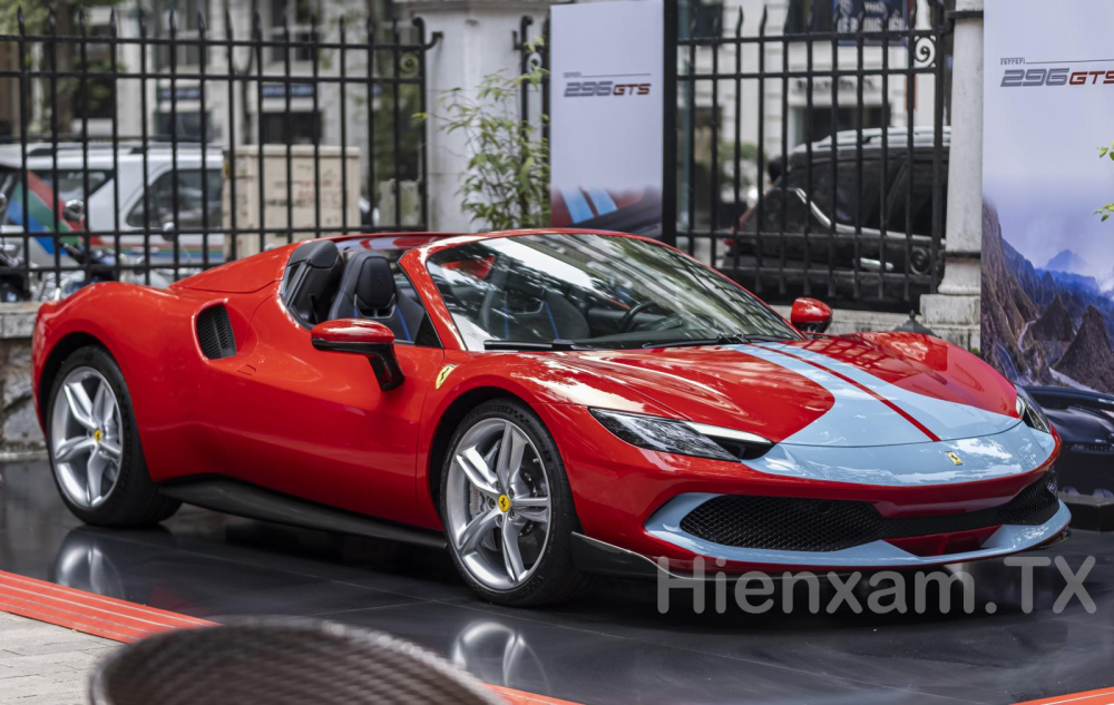 Ferrari 296 GTS tại Việt Nam được trang bị gói Assetto Fiorano. Ferrari 296 GTS tại Việt Nam được trang bị gói Assetto Fiorano.