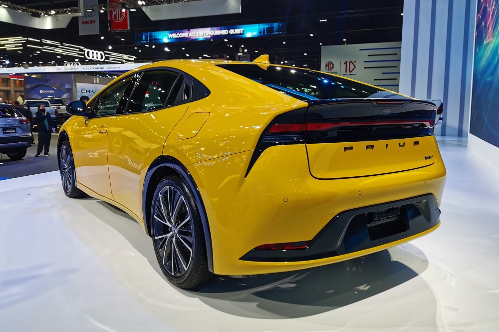 Toyota Prius HEV 2023 có 2 tùy chọn động cơ