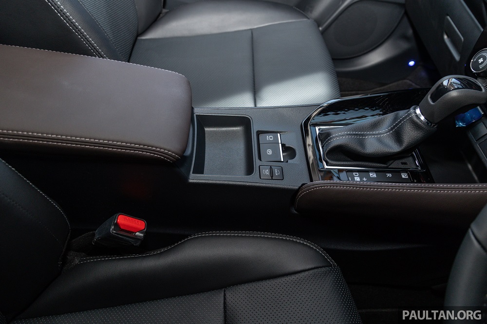 Cụm điều khiển trung tâm của Toyota Vios 2023 Cụm điều khiển trung tâm của Toyota Vios 2023