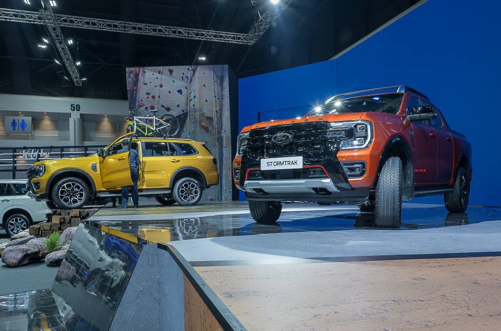 Ford Ranger Stormtrak 2023 trình làng tại Thái Lan