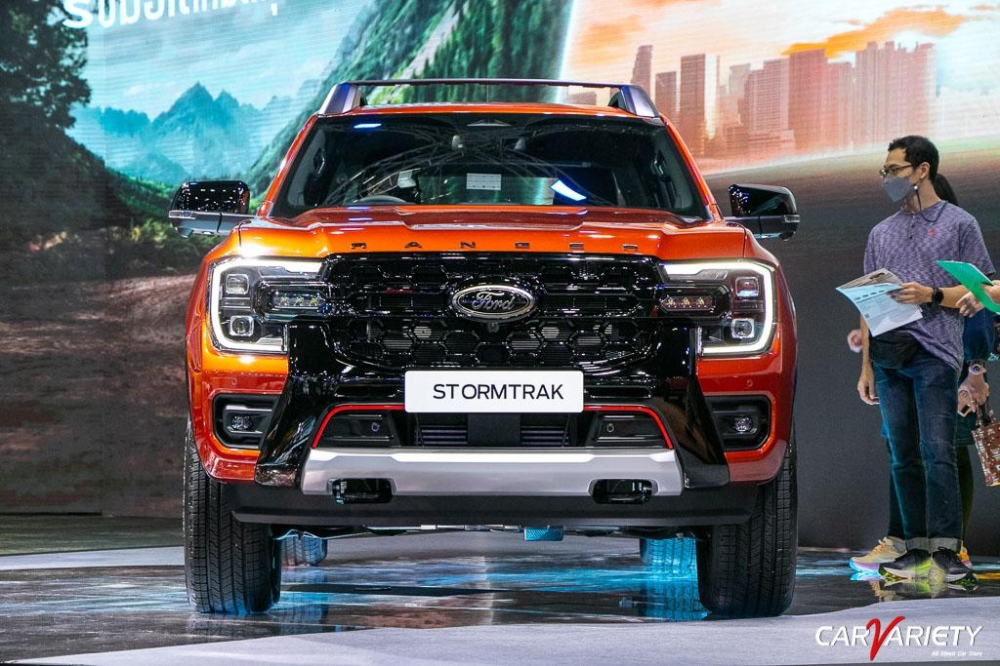 Cận cảnh đầu xe của Ford Ranger Stormtrak 2023