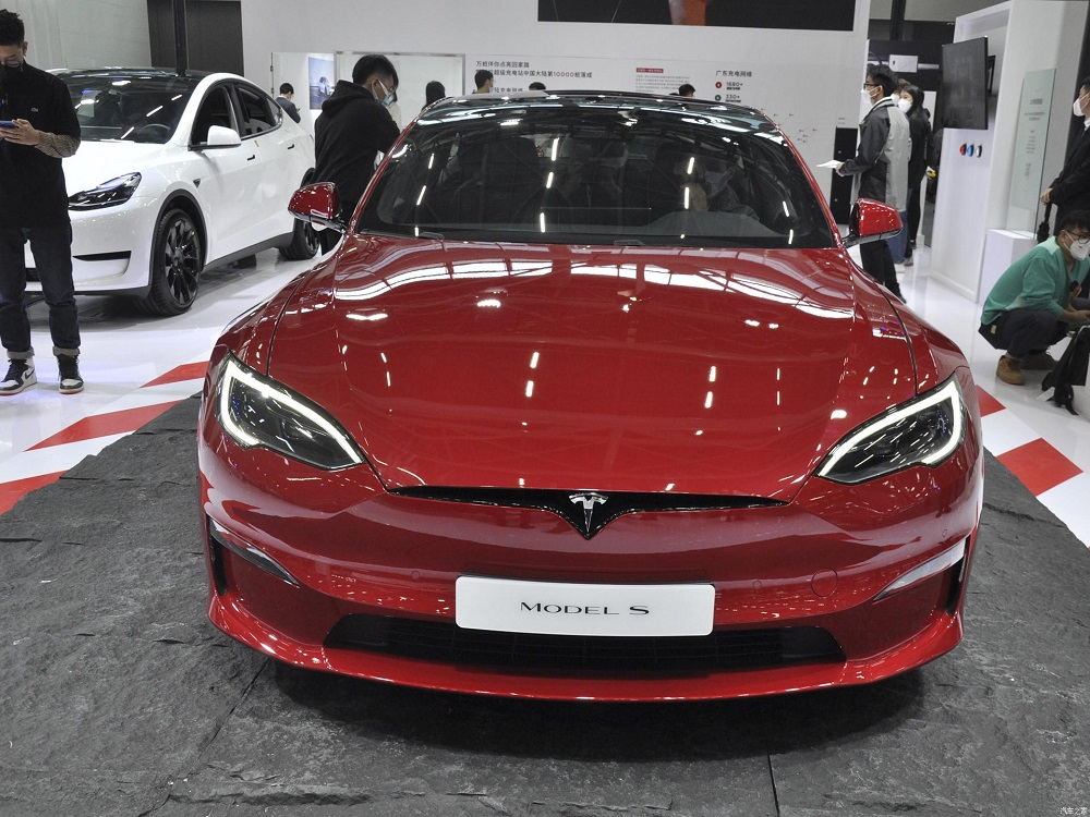 Tesla Model S 2023 m&agrave;u đỏ mới