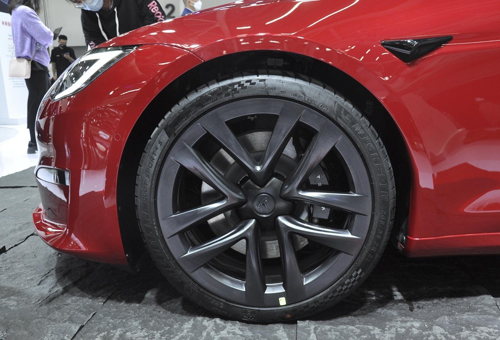 V&agrave;nh la-zăng của Tesla Model S 2023