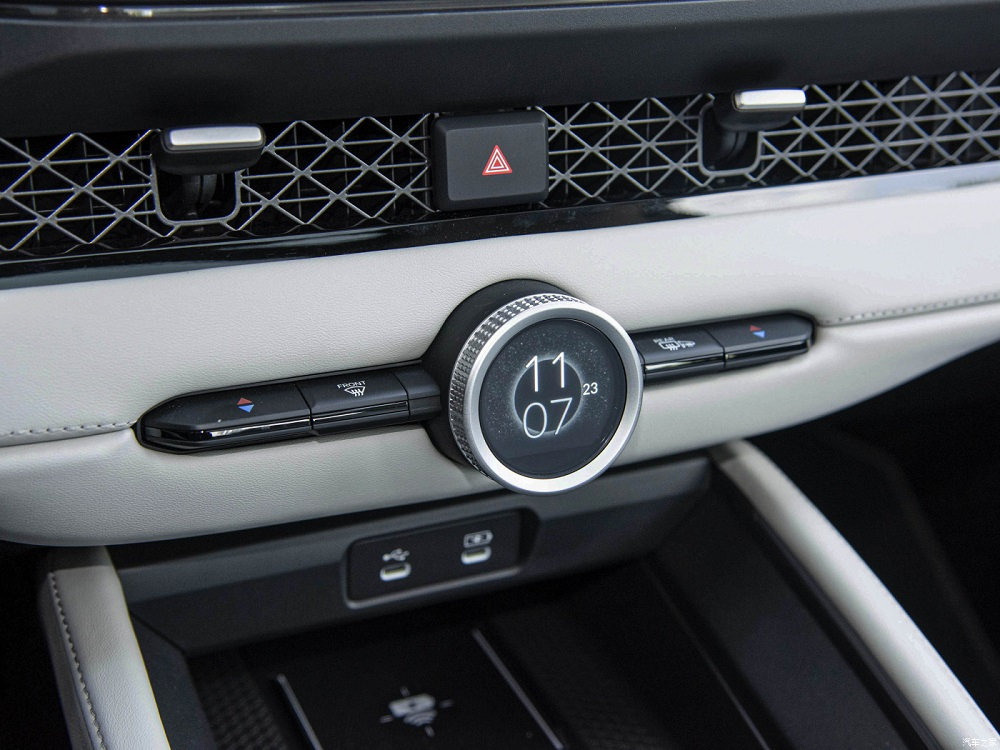 N&uacute;m xoay chỉnh điều h&ograve;a của Honda Accord e:PHEV 2023