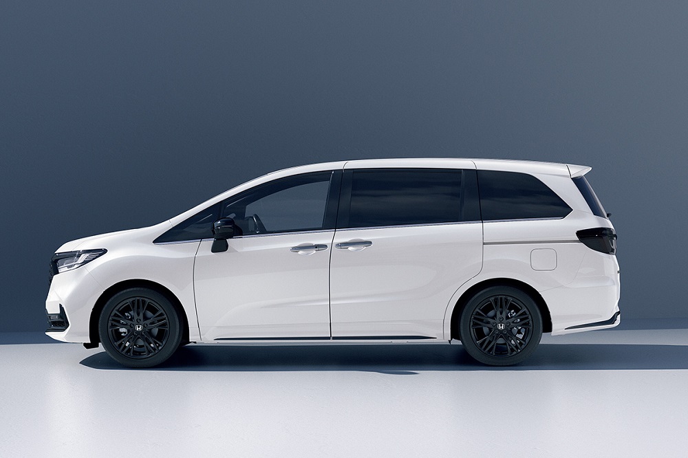 Honda Odyssey 2023 được trang bị vành 18 inch và cửa trượt bên sườn Honda Odyssey 2023 được trang bị vành 18 inch và cửa trượt bên sườn