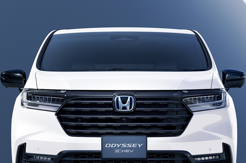 Honda Odyssey 2023 có những chi tiết ngoại thất màu đen bóng Honda Odyssey 2023 có những chi tiết ngoại thất màu đen bóng