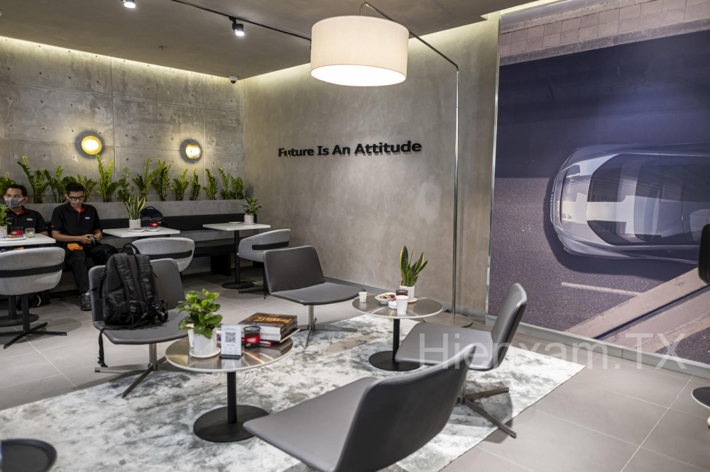 Audi Charging Lounge là sảnh chờ sạc cao cấp dành cho những khách hàng sở hữu e-Tron. Audi Charging Lounge là sảnh chờ sạc cao cấp dành cho những khách hàng sở hữu e-Tron.