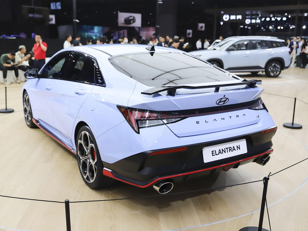 Hyundai Elantra N 2024 có thêm cản sau mới