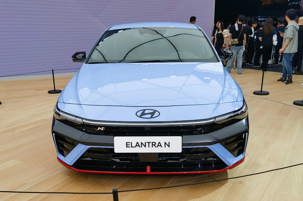 Cận cảnh đầu xe cải tiến của Hyundai Elantra N 2024