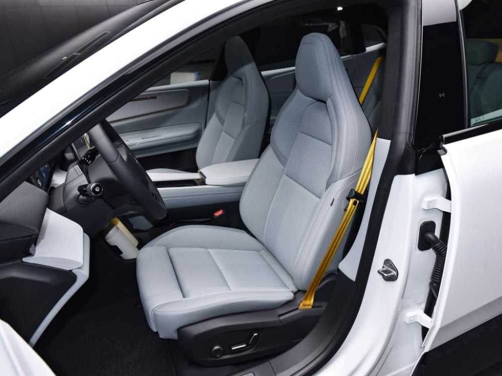 Ghế trước của Polestar 4 2024 Ghế trước của Polestar 4 2024