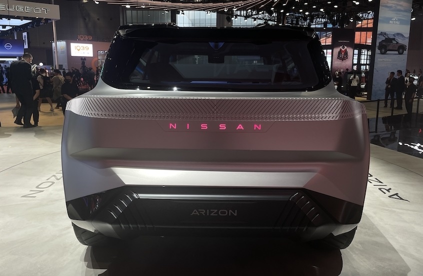 Nissan Arizon EV Concept nhìn từ phía sau Nissan Arizon EV Concept nhìn từ phía sau