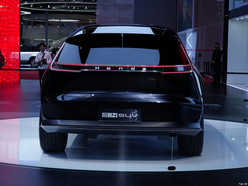 Đèn hậu vắt ngang phía sau của Honda e:N SUV Prologue