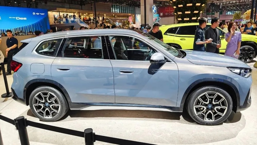 BMW iX1 L 2023 có kích thước lớn hơn xe ở thị trường quốc tế