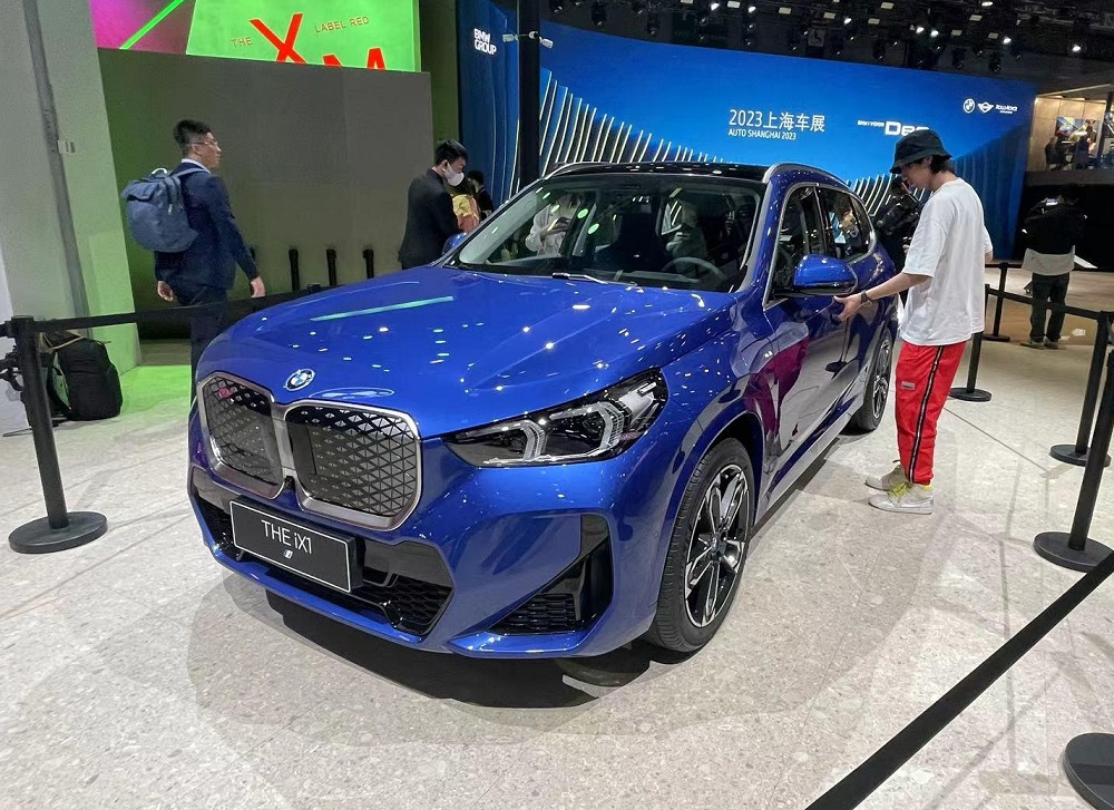 BMW iX1 L 2023 với gói ngoại thất X Design