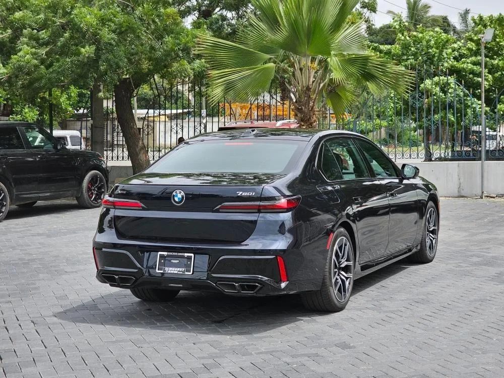 Thiết kế phía sau của BMW 7-Series 2023 