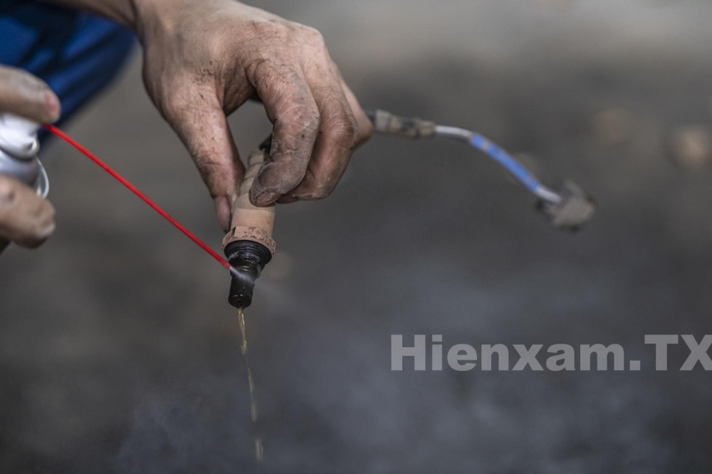 Vệ sinh cảm biến oxy