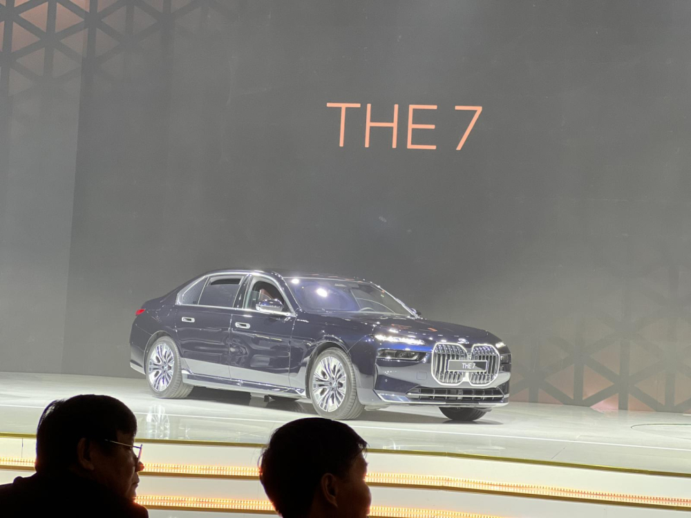BMW 7-Series thế hệ mới ch&iacute;nh thức ra mắt Việt Nam, th&ecirc;m phi&ecirc;n bản