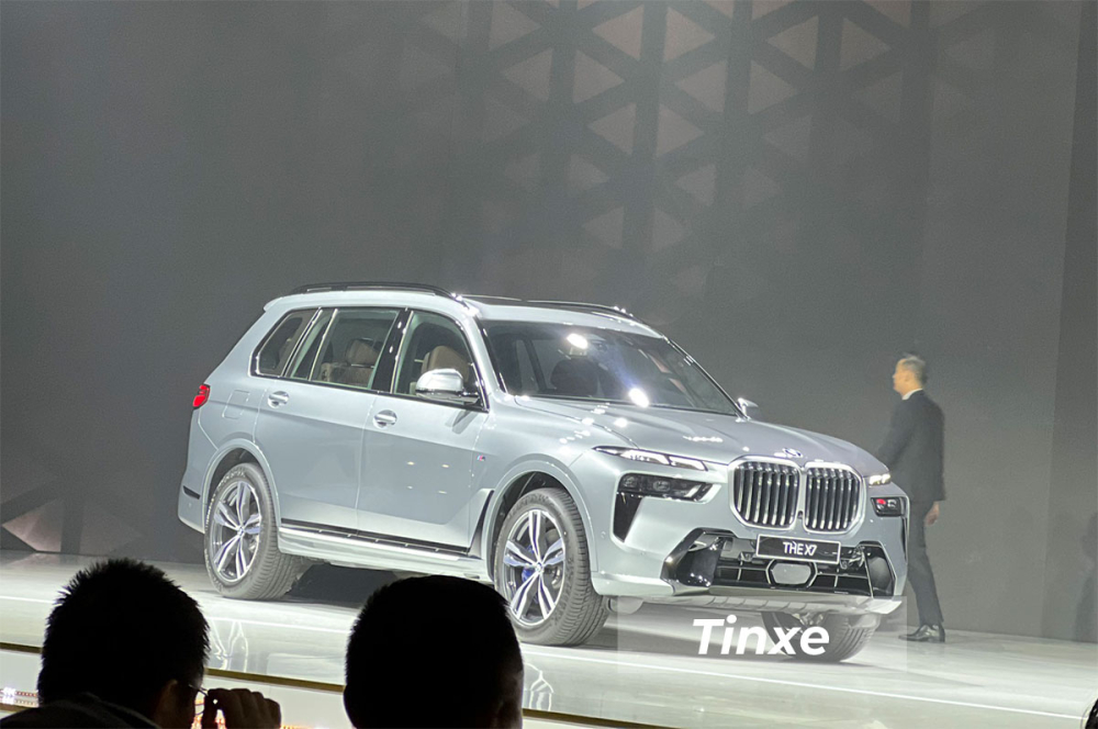 SUV hạng sang BMW X7 LCI 2023 tr&igrave;nh l&agrave;ng tại Việt Nam, gi&aacute; cao nhất l&ecirc;n đến 7,399 tỷ đồng