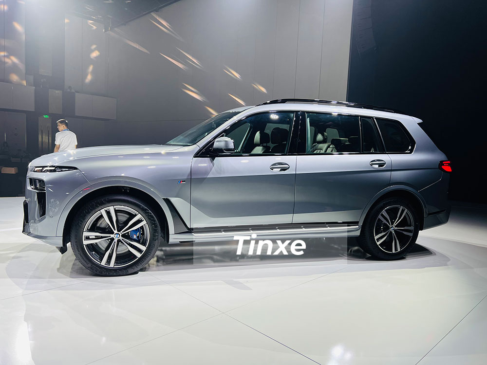 BMW X7 LCI 2023 sở hữu cửa sổ rộng hơn v&agrave; v&agrave;nh la-zăng mới