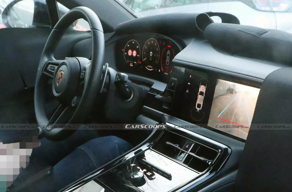 Porsche Panamera mới lộ nội thất với trang bị giống Cayenne 2024, bị chê mất chất vì giống xe Trung Quốc Porsche Panamera mới lộ nội thất với trang bị giống Cayenne 2024, bị chê mất chất vì giống xe Trung Quốc