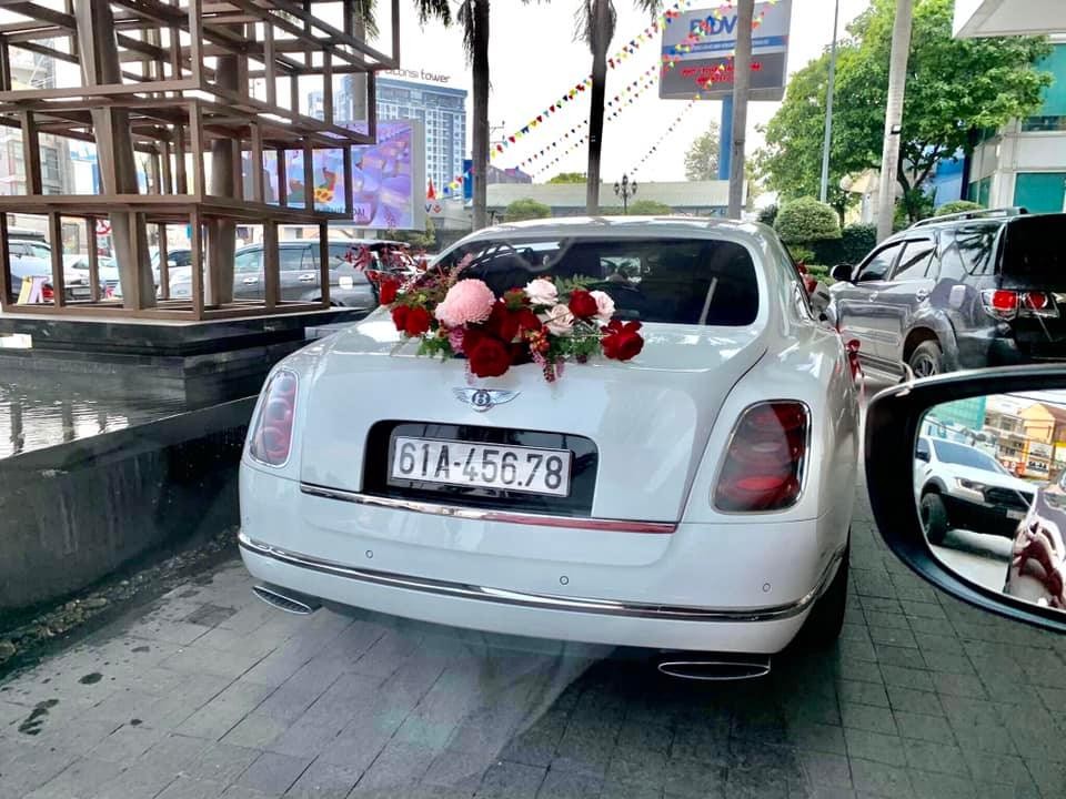 Thiết kế đuôi xe Bentley Mulsanne bản Speed với ống xả hình Oval Thiết kế đuôi xe Bentley Mulsanne bản Speed với ống xả hình Oval