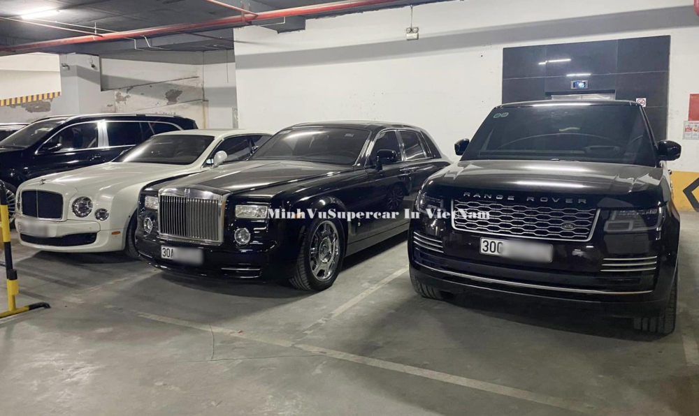 Range Rover Autobiography cùng Rolls-Royce Phantom, Bentley Mulsanne và Mercedes-Maybach GLS 600 4 Matic Range Rover Autobiography cùng Rolls-Royce Phantom, Bentley Mulsanne và Mercedes-Maybach GLS 600 4 Matic