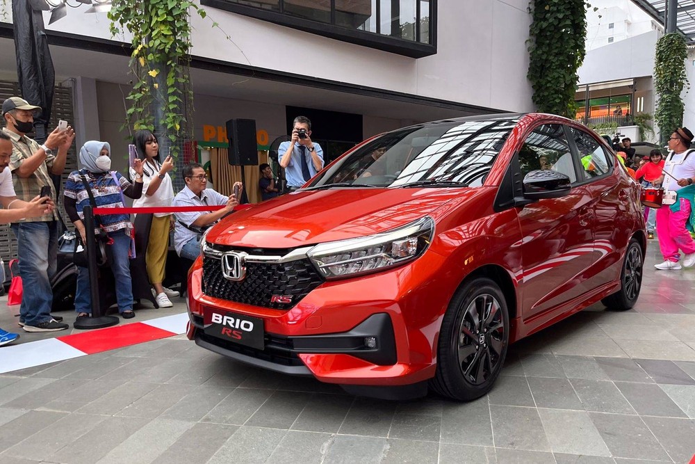 Honda Brio 2023 thậm ch&iacute; c&ograve;n kh&ocirc;ng c&oacute; hệ thống c&acirc;n bằng điện tử v&agrave; hỗ trợ khởi h&agrave;nh ngang dốc