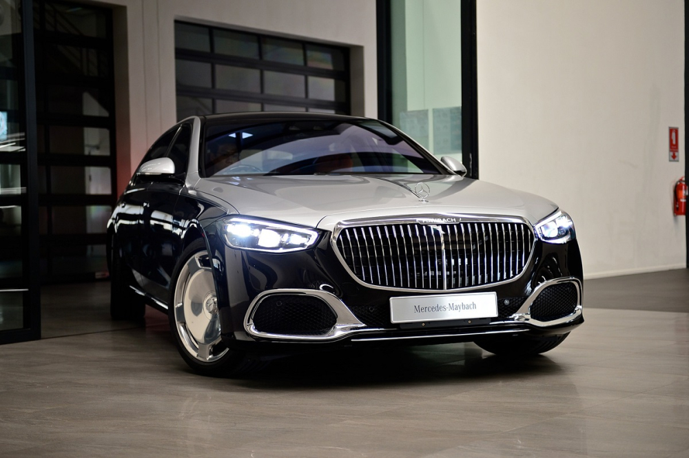 Cận cảnh đầu xe của Mercedes-Maybach S580e 2024 