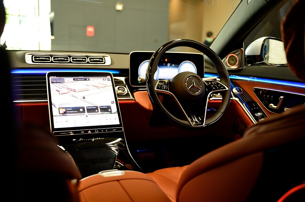 Vô lăng của Mercedes-Maybach S580e 2024 