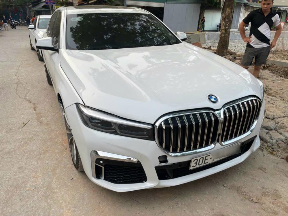 Lý do khiến chiếc BMW 7-Series đời sâu có giá rẻ vì không đăng kiểm được Lý do khiến chiếc BMW 7-Series đời sâu có giá rẻ vì không đăng kiểm được