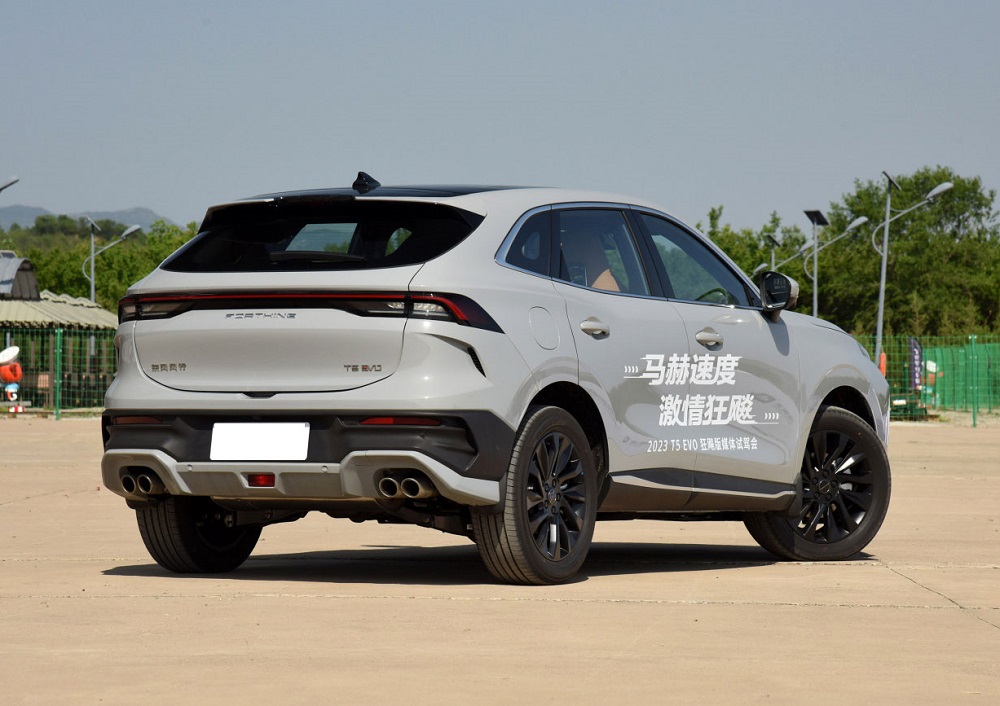 Fengxing T5 EVO Hurricane Edition 2023 chỉ thay đổi nhẹ về thiết kế Fengxing T5 EVO Hurricane Edition 2023 chỉ thay đổi nhẹ về thiết kế