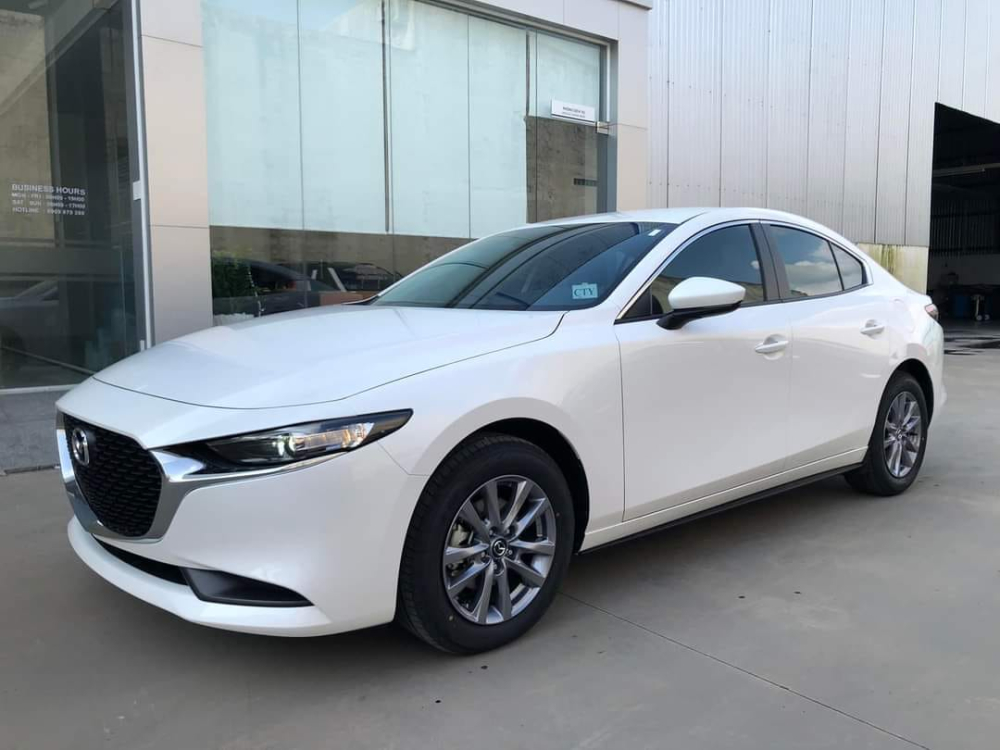 Mazda3 sở hữu thiết kế khá đẹp mắt và được nhiều khách hàng Việt Nam ưa chuộng, đặc biệt là chị em phụ nữ