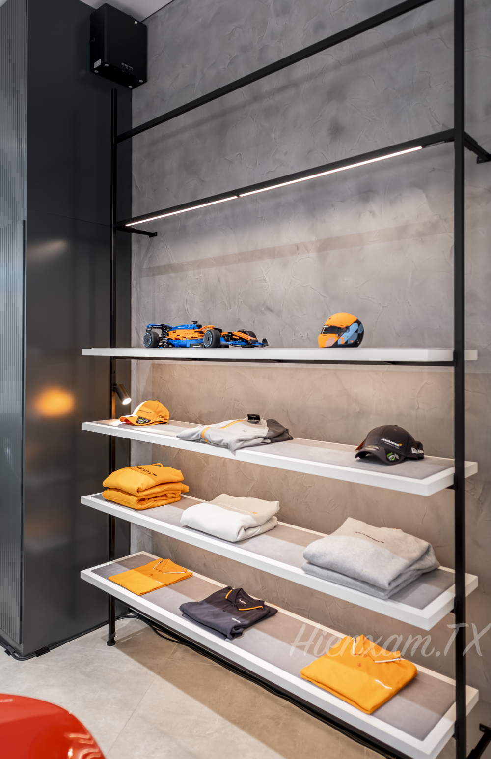 Các loại phụ kiện dành cho chủ xe McLaren. Các loại phụ kiện dành cho chủ xe McLaren.
