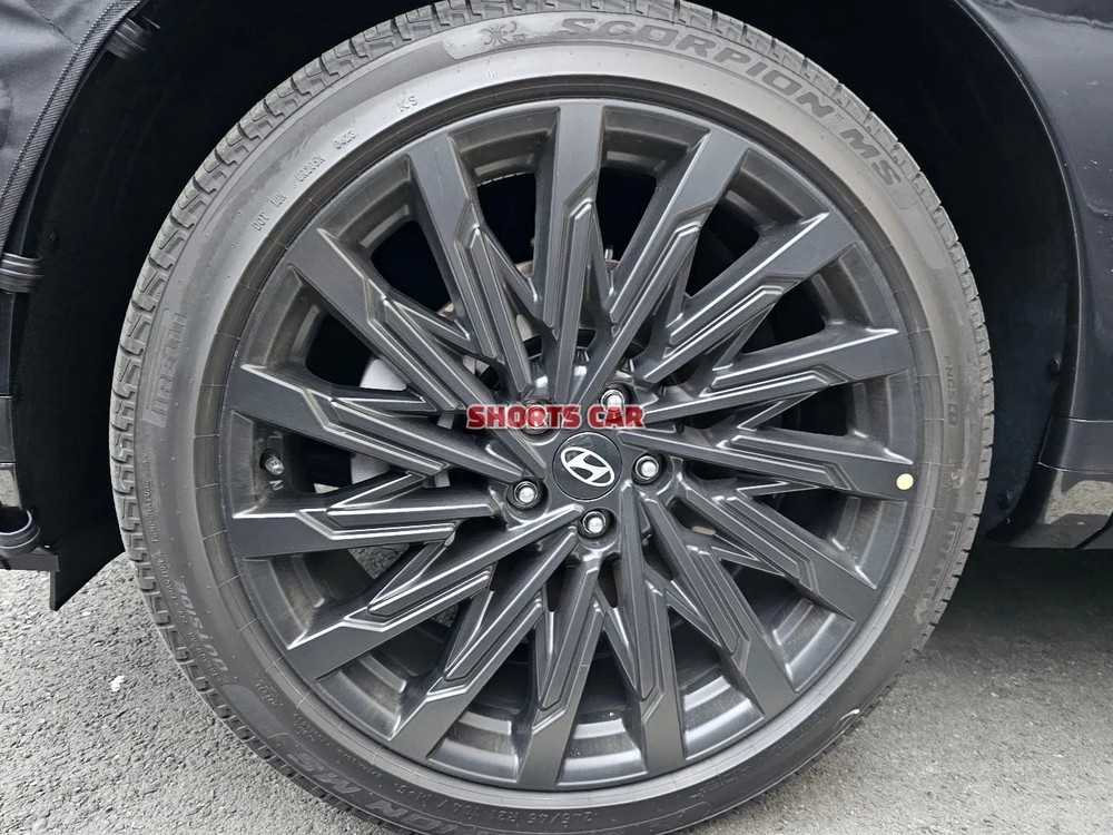Vành 21 inch của Hyundai Santa Fe 2024 Vành 21 inch của Hyundai Santa Fe 2024
