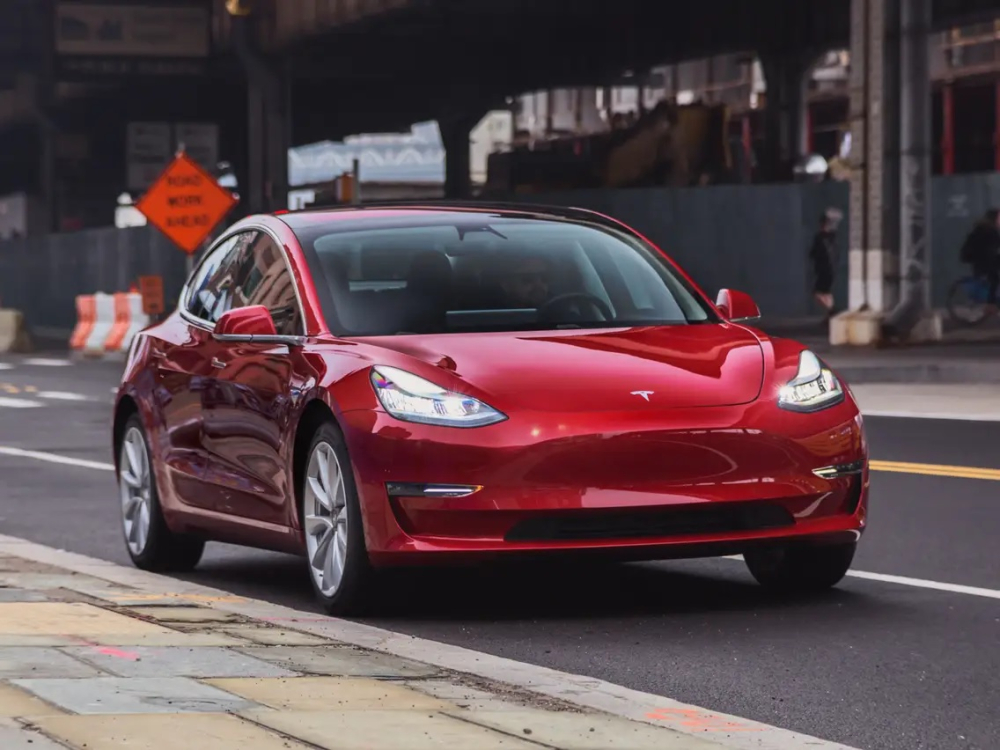 Nhờ hàng loạt ưu đãi, giá Tesla Model 3 giảm kinh hoàng, quy đổi ra tiền Việt chỉ bằng Toyota Vios Nhờ hàng loạt ưu đãi, giá Tesla Model 3 giảm kinh hoàng, quy đổi ra tiền Việt chỉ bằng Toyota Vios