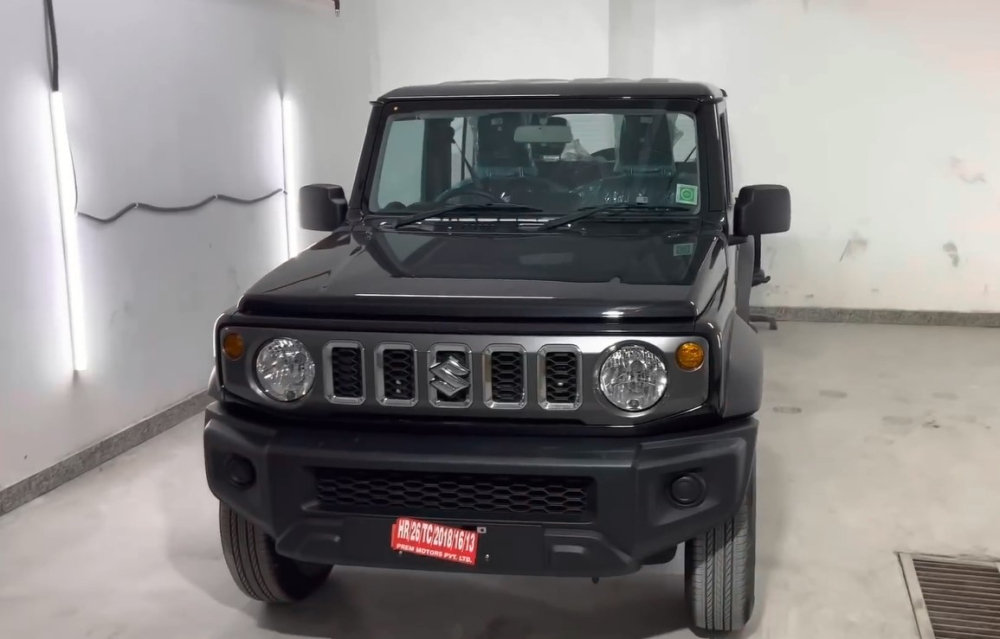 Lưới tản nhiệt của Suzuki Jimny 5 cửa bản tiêu chuẩn Lưới tản nhiệt của Suzuki Jimny 5 cửa bản tiêu chuẩn