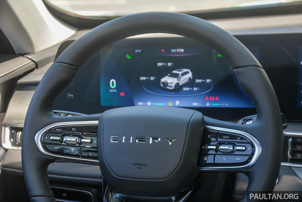 Vô lăng của Chery Tiggo 8 Pro Max 2023 đi kèm dòng chữ Chery