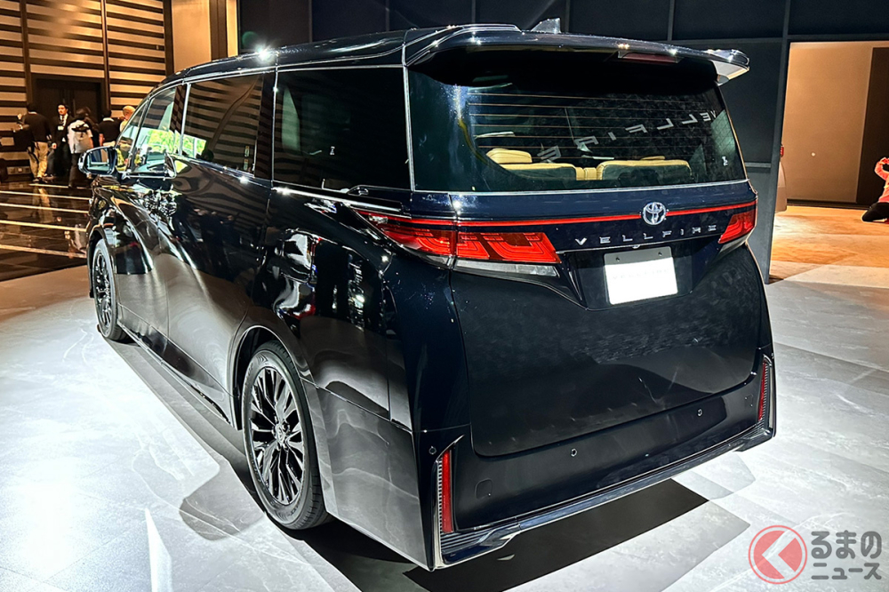 Thiết kế đằng sau của Toyota Vellfire 2023 Thiết kế đằng sau của Toyota Vellfire 2023