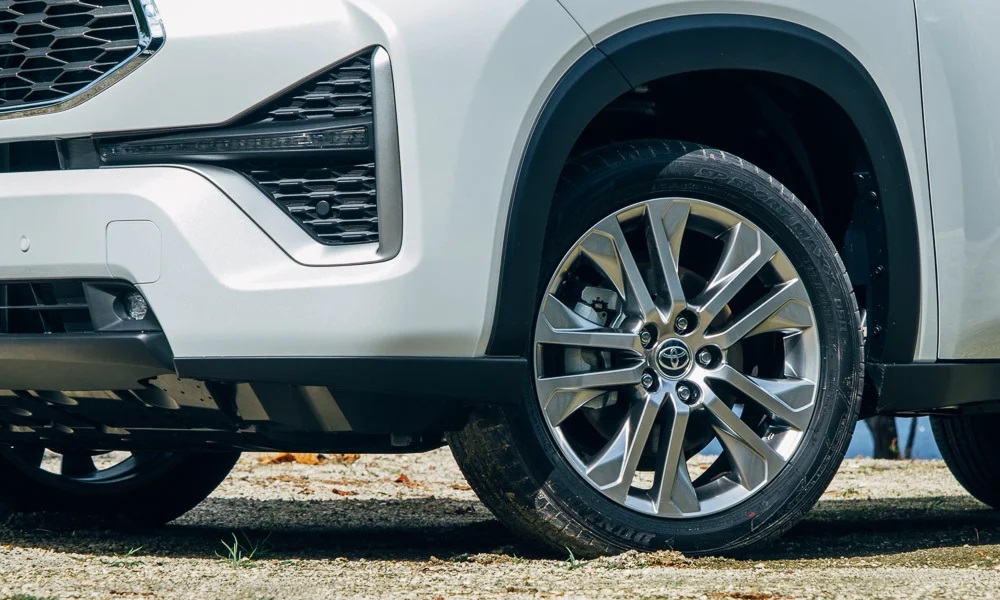 V&agrave;nh 18 inch của Toyota Zenix 2023 ở Philippines