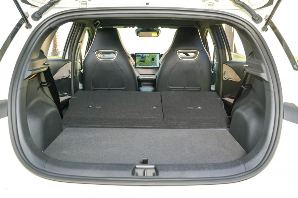 Ghế sau của BYD Dolphin có thể gập xuống để tăng thể tích khoang hành lý Ghế sau của BYD Dolphin có thể gập xuống để tăng thể tích khoang hành lý