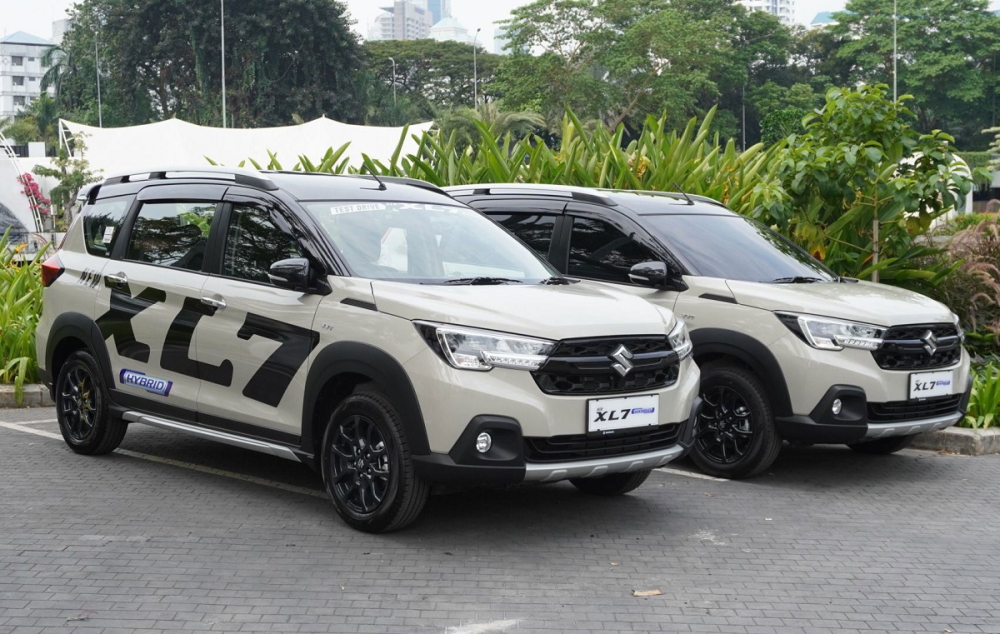 Suzuki XL7 Hybrid 2023 b&aacute;n chạy như t&ocirc;m tươi tại Indonesia