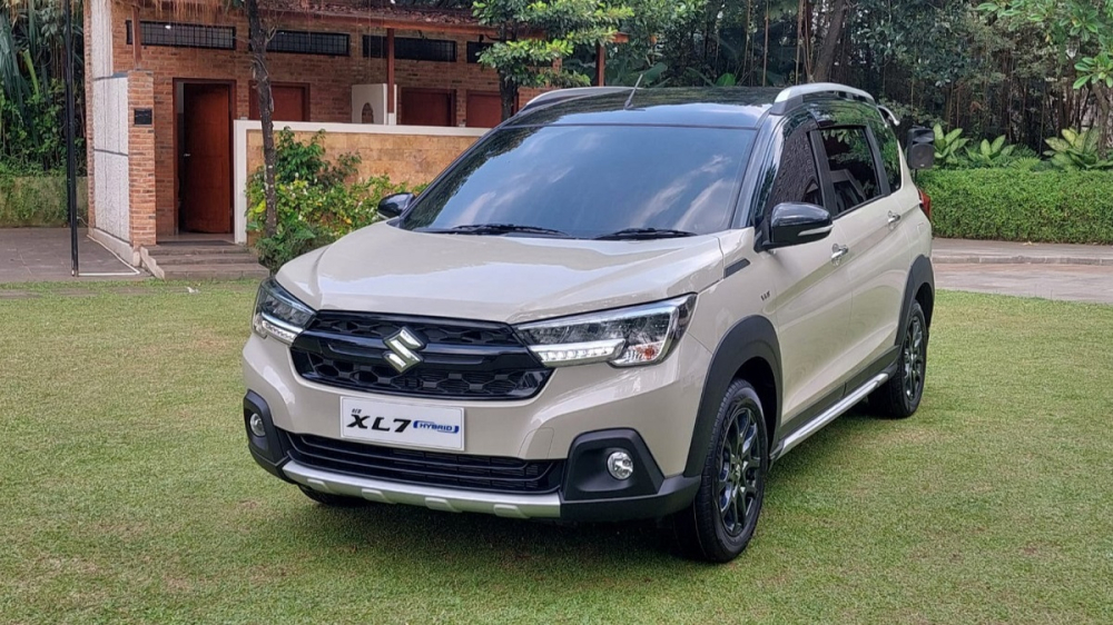 Suzuki XL7 Hybrid 2023 thay đổi nhẹ ở thiết kế ngoại thất