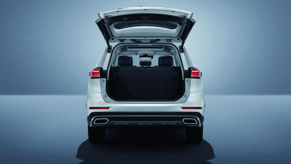 Khoang h&agrave;nh l&yacute; của Chery Tiggo 8 Pro e+ 2023 c&oacute; thể t&iacute;ch 889 l&iacute;t