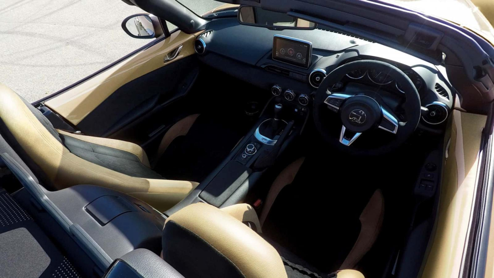 Nội thất 2 chỗ bọc da của Mitsuoka Himiko 2024 Nội thất 2 chỗ bọc da của Mitsuoka Himiko 2024