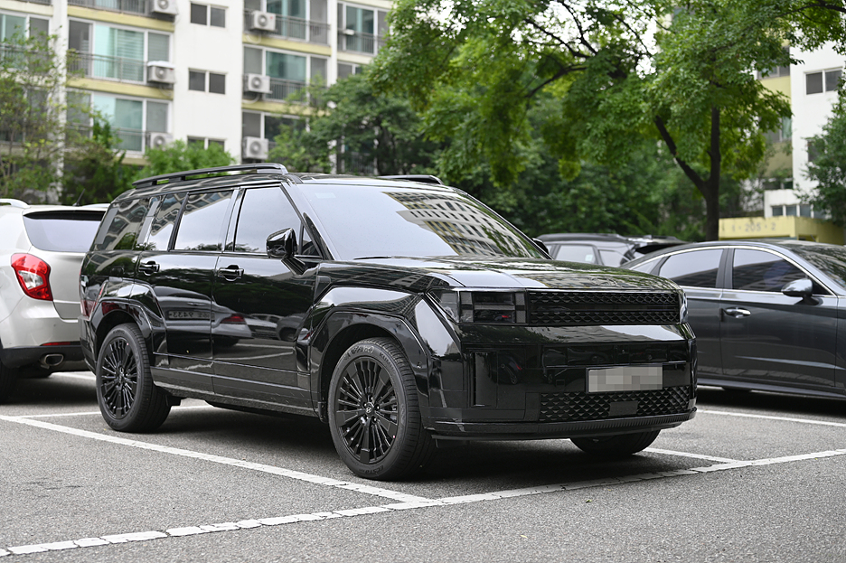 Hyundai Santa Fe 2024 màu đen